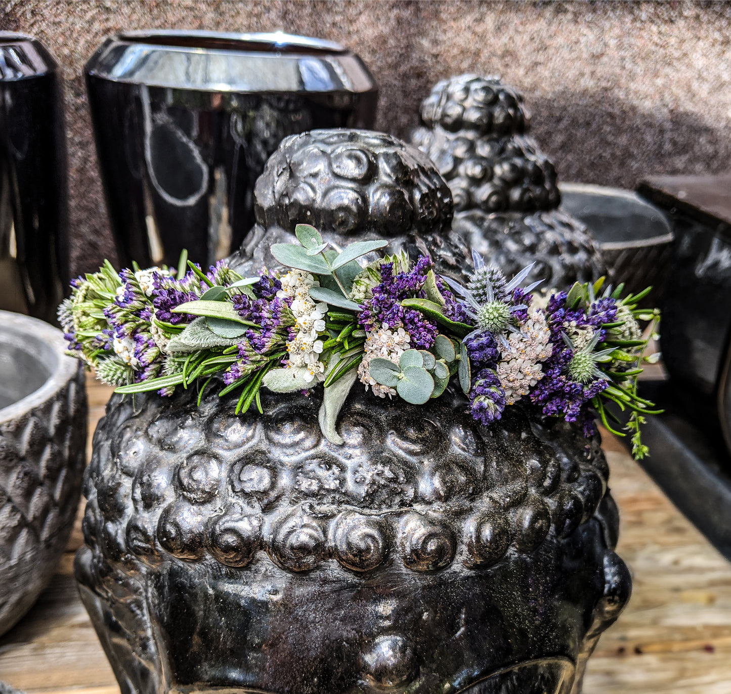 Blumenkranz für die Haare auf Figur